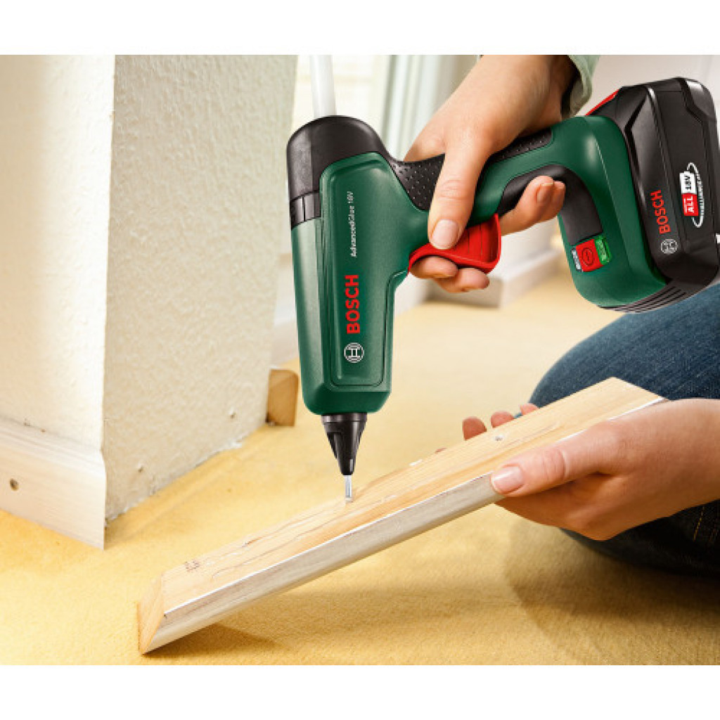 Акумулаторен пистолет за лепене BOSCH AdvancedGlue 18V SOLO